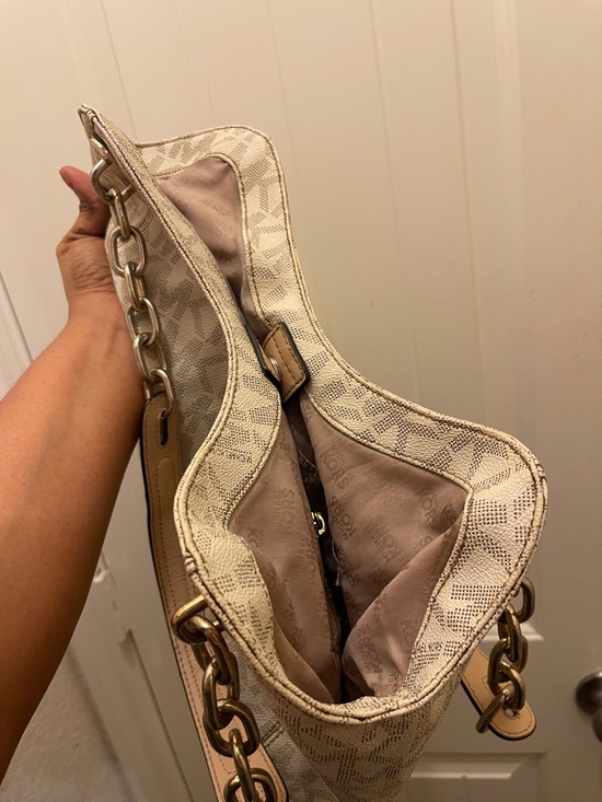 Michael Michael Kors please check all picture of condition - Picture 9 of 17